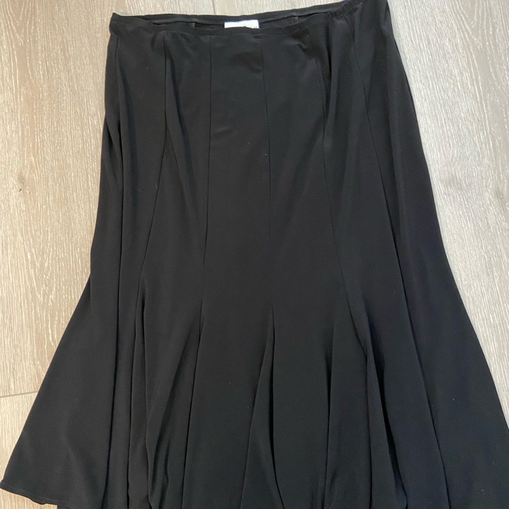 Ladies size 16 Joseph Ribkoff black skirt/good condition